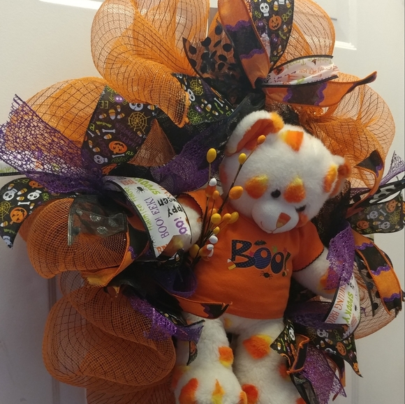 Halloween Candy Corn bear deco mesh wreath - Picture 3 of 4